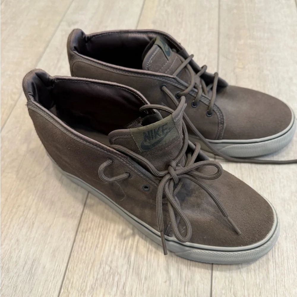 Nike Toki Brown Suede Sneakers – Men’s Size 8